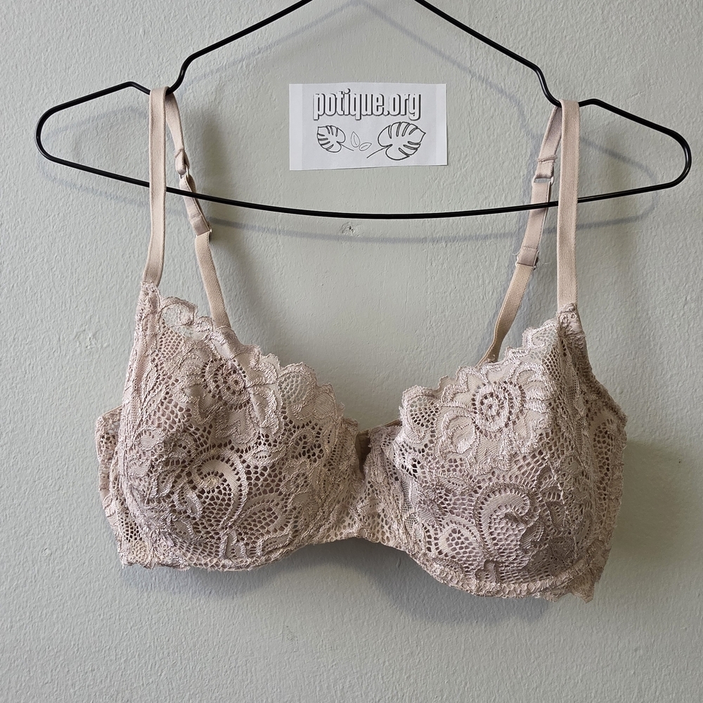 Elegant Lace Bra in CreamChic Gilligan & O'Malley Lace Demi Bra